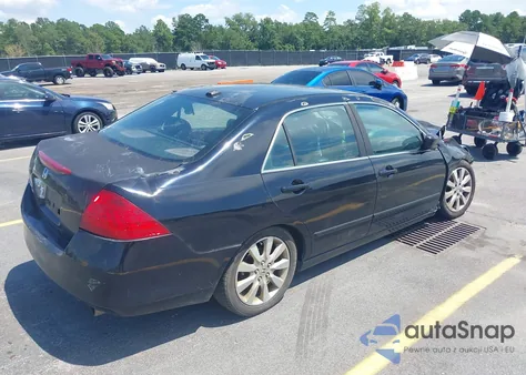 2007 Honda Accord 3.0 Ex z USA, uszkodzony, nr VIN 1HGCM66527A090135